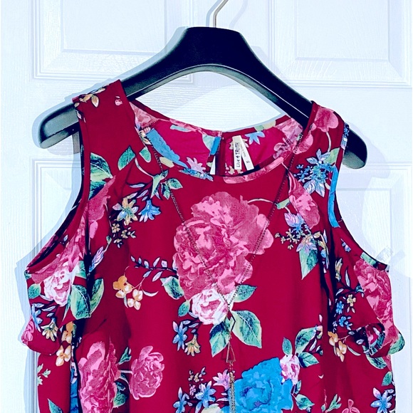 Live 4 Truth Women’s Burgundy Floral Open Shoulder Top Size XL♦️ - Picture 2 of 6